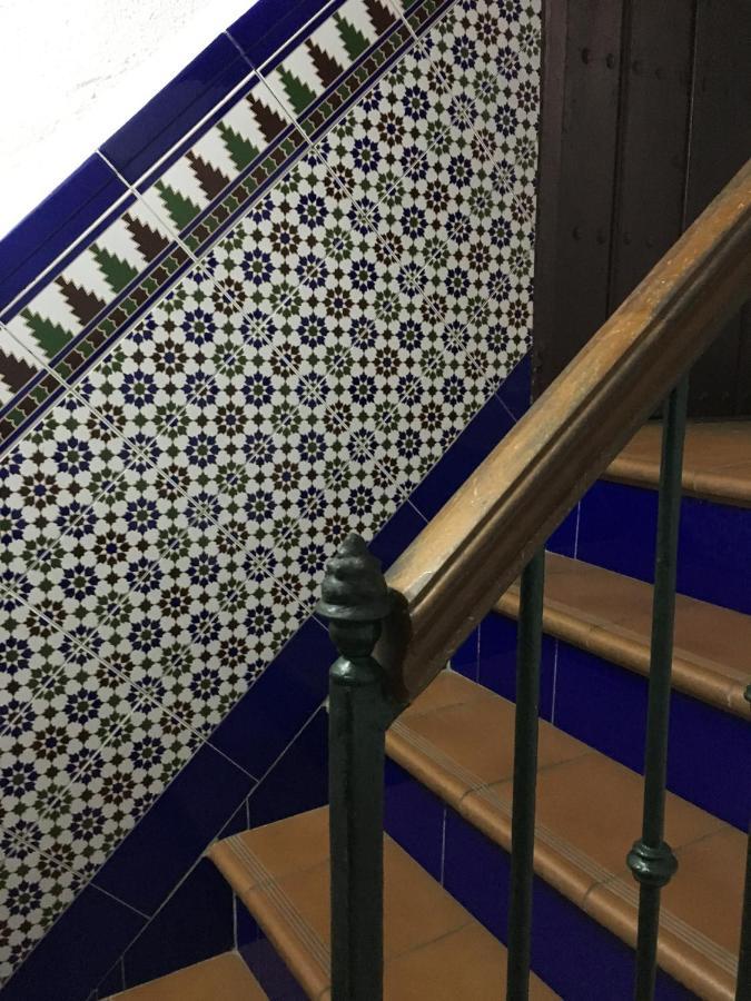 Pension Lisdos Sevilla Kültér fotó