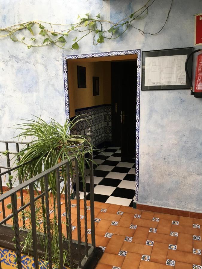 Pension Lisdos Sevilla Kültér fotó