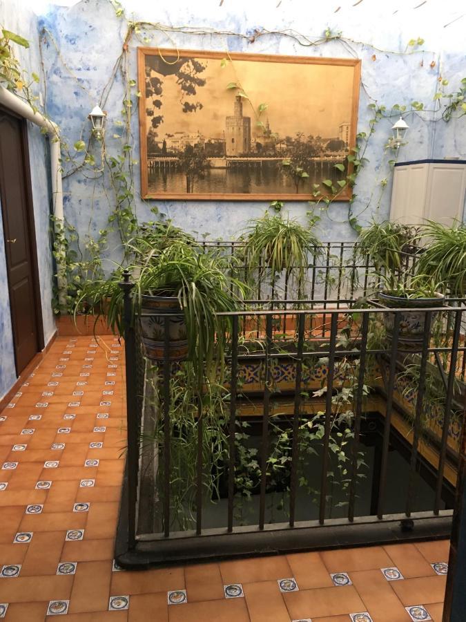 Pension Lisdos Sevilla Kültér fotó